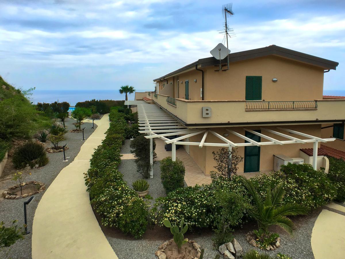 Chic Apartment In Parghelia Italy Экстерьер фото